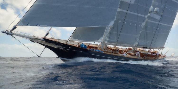 Kanadalı milyarder dev yelkenlisi Meteor ile Bodrum’da