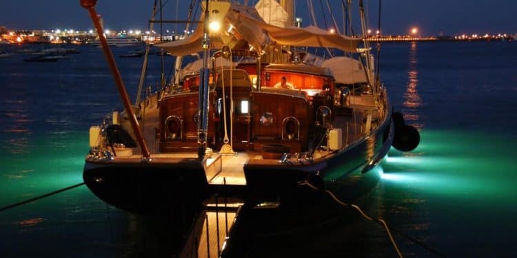 Kanadalı milyarder dev yelkenlisi Meteor ile Bodrum’da