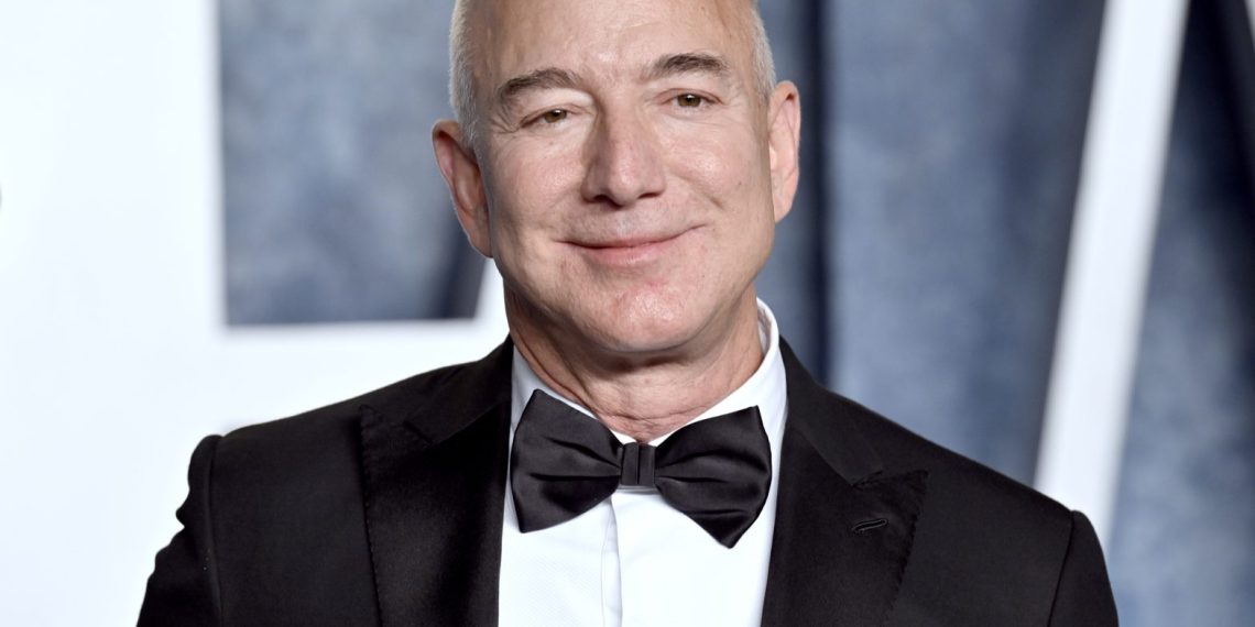 Jeff Bezos’un Süper Yatı Mykonos’ta
