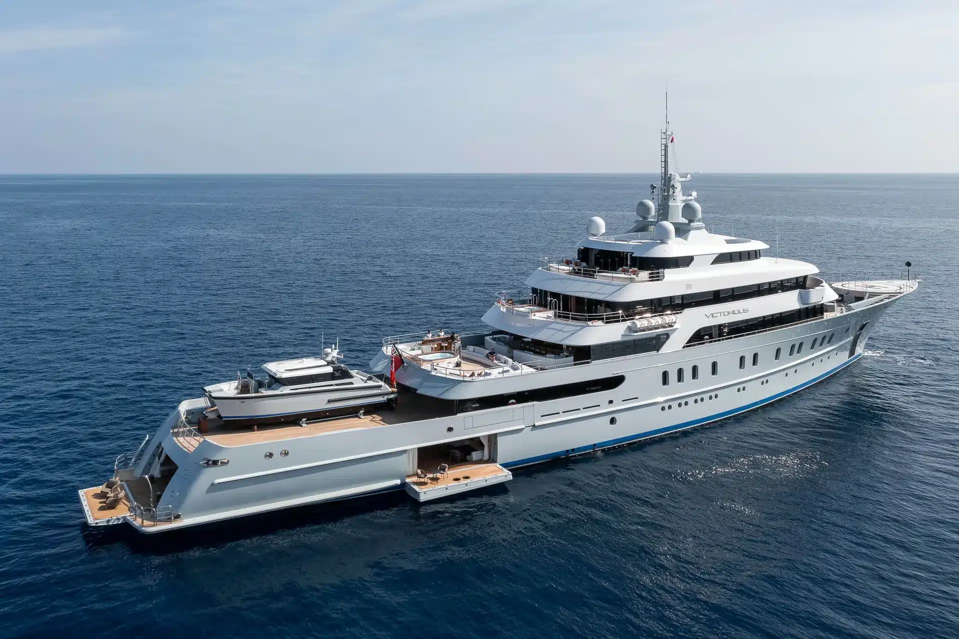 Victorious (85m, AKYACHT, €120,000,000)