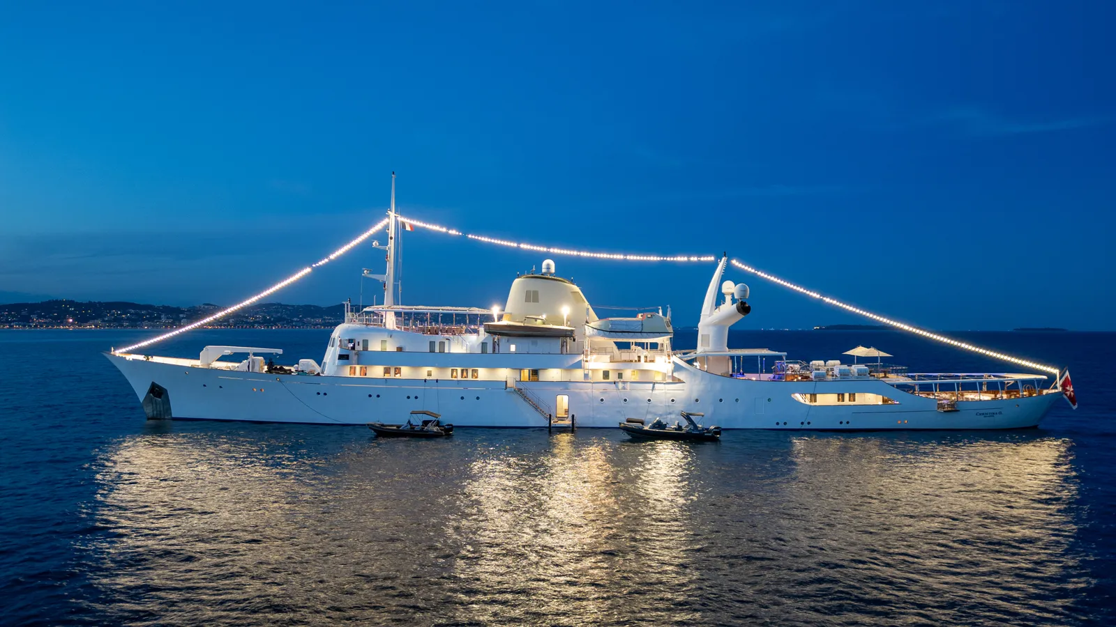 Christina O (99,1m, Canadian Vickers, €90,000,000)