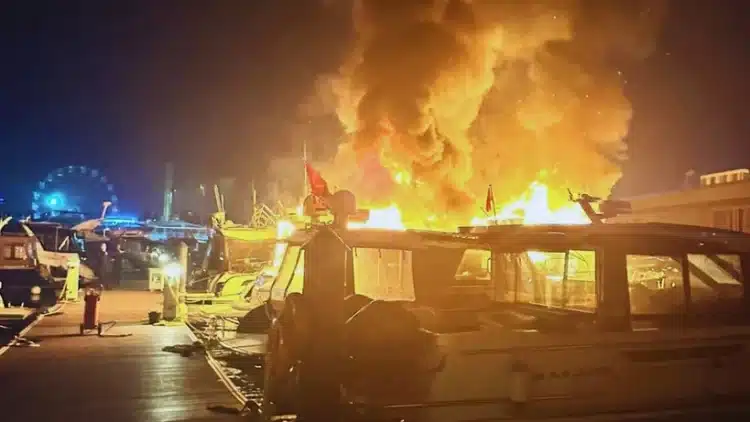 Tuzla’da Marinada Korkutan Yangın: Dört Tekne Kullanılamaz Hale Geldi