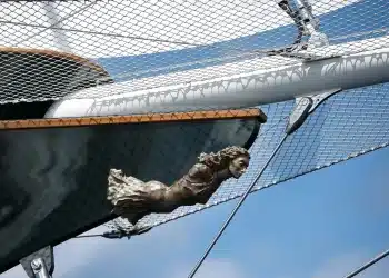 Göcek’teki Milyarderin Yatında Deniz Kızı Kim? Gizem Çözüldü!