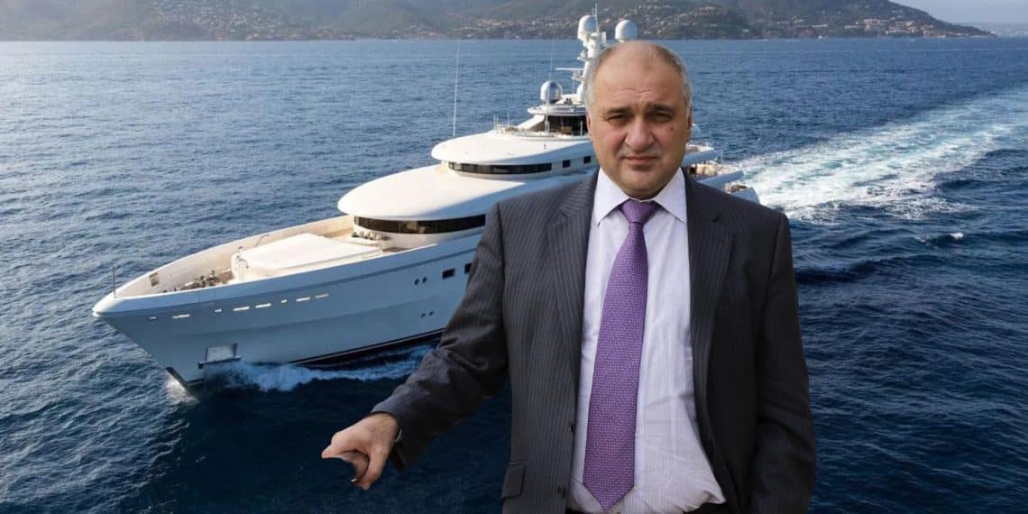 Rus Milyarder Alexander Nesis’in Yatı RoMEA Hisarönü’nde
