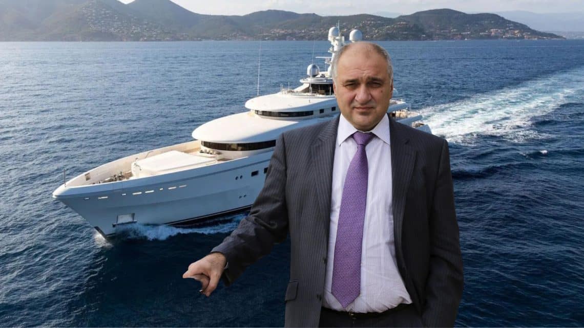 Rus Milyarder Alexander Nesis’in Yatı RoMEA Hisarönü’nde