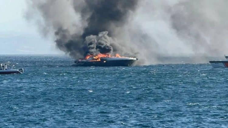 Lüks Yat Alevlere Teslim Oldu: ‘Illusion’dan 4 Kişi Kurtarıldı