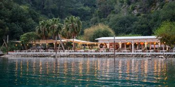 Tekneyle Ulaşılan Masa Rehberi: Göcek ve Fethiye’nin Saklı Lezzet Durakları