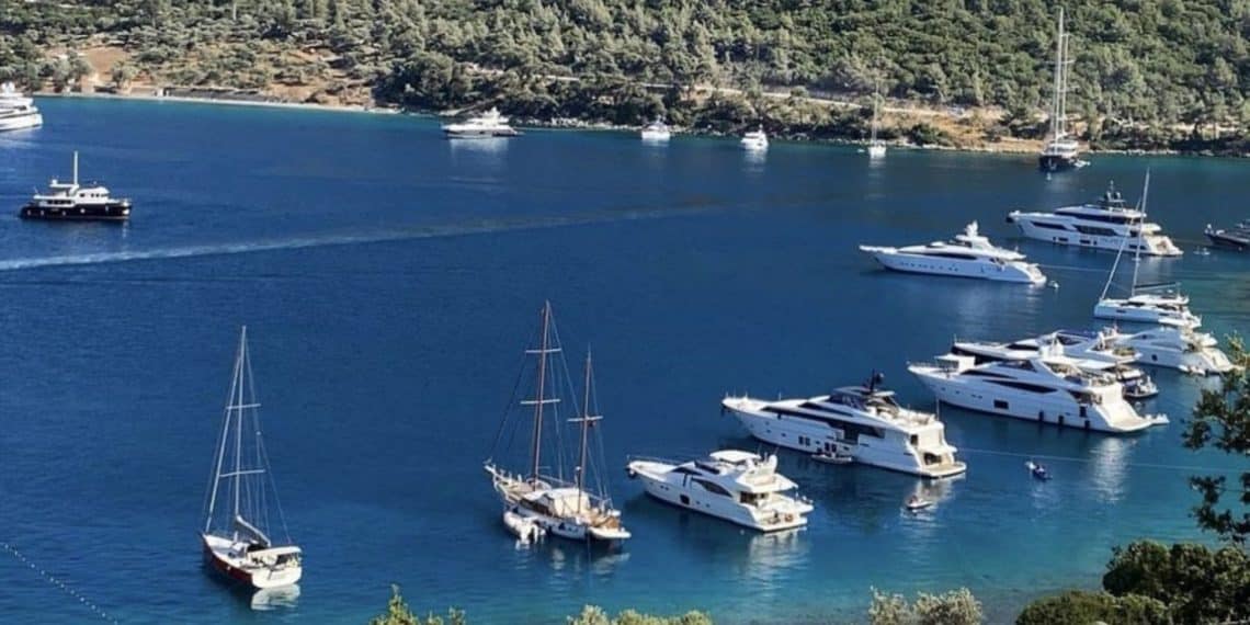 Marina Fiyatları Yükseldi, Lüks Yatlar Koylara Yöneldi
