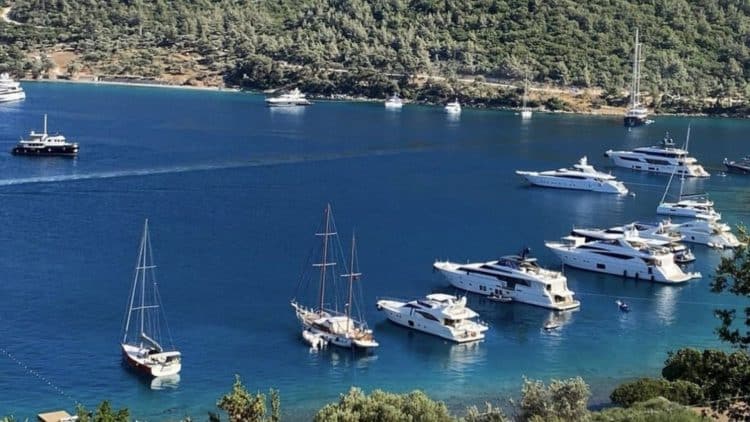 Marina Fiyatları Yükseldi, Lüks Yatlar Koylara Yöneldi