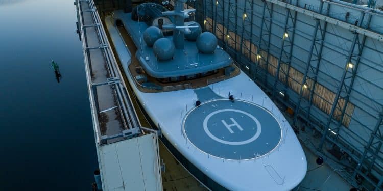 Lürssen’in 114 Metrelik İlk Metanol Yakıt Hücreli Süperyatı Cosmos’dan Son Fotoğraflar