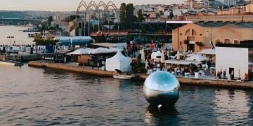 Ücretsiz Deniz Yolculuğuyla Sanata: Contemporary Istanbul’a Tekne Seferleri