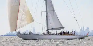 42 Metrelik J-Class Yelkenli Ranger Yeniden Satışta