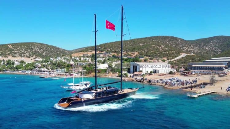 Oğuz Khan Bodrum’da Suya İndirildi: 50,5 Metrelik Yelkenli Lüks Detaylarla Tanıtıldı