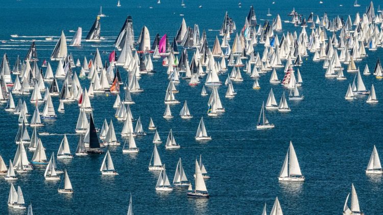 1.865 Yelkenliyle Rekor Barcolana Yarışı