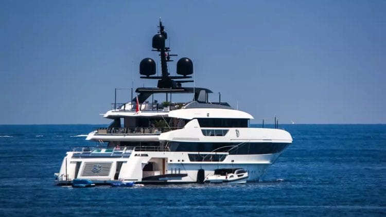 Bulgar Milyarderin Mega Yatı “KD” Fethiye’de 90 Bin Litre Yakıt Aldı