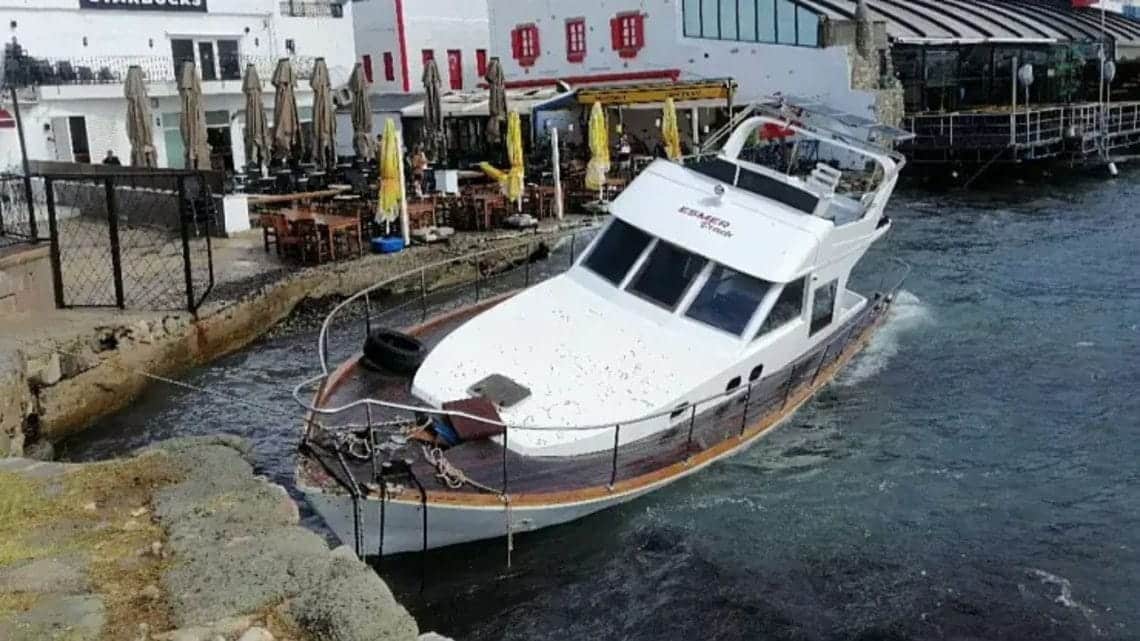 Bodrum ve Milas’ta Fırtına Alarmı: Tekneler Karaya Oturdu, Biri Battı
