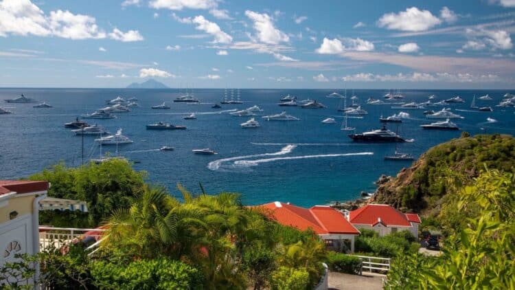 1 Trilyon Dolarlık Koy: Dünyanın En Zenginleri Karayipler’de Yeni Yıla Süperyatlarında Girdi