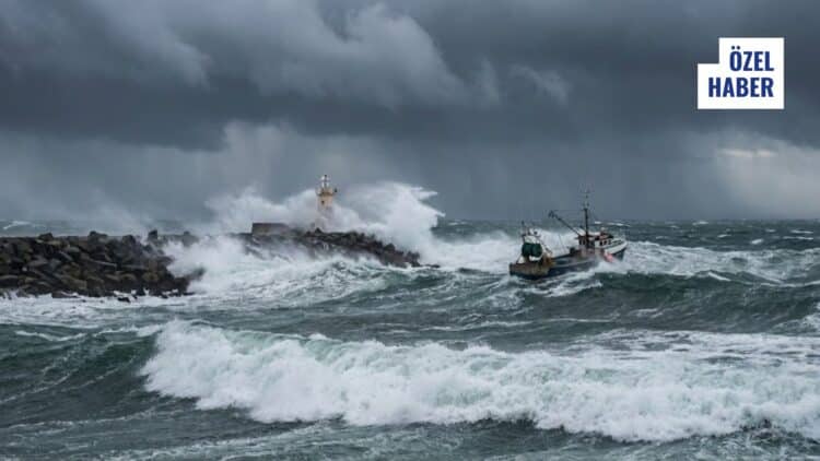 Denizciler İçin Kritik 72 Saat: Dalga Boyu 4 Metreye Yaklaşıyor