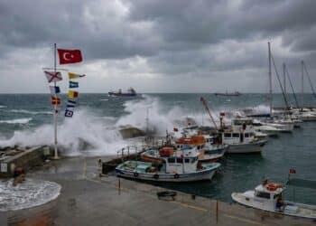 Ege ve Batı Akdeniz İçin Uyarı: Dalga Rüzgârdan Geç Düşüyor – 29–31 Ocak Deniz Analizi