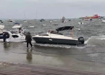 İstanbul’da Fırtına Teknelere Zarar Verdi: Tuzla, Pendik ve Kartal’da 45 Tekne Hasar Gördü