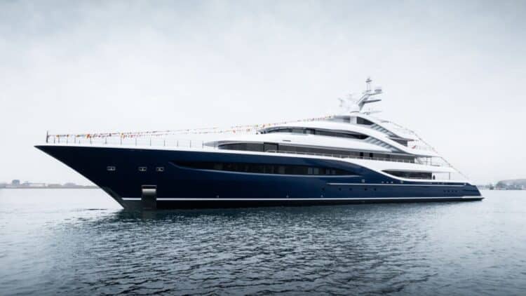 Türkiye’de Bugüne Kadar İnşa Edilen En Büyük Yat Denize İndirildi