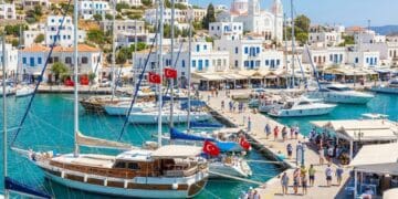 Yunanistan Adalarda Türk Turistler İçin KDV’yi Düşürdü: Şimdi Hangi Ülke Daha Avantajlı?