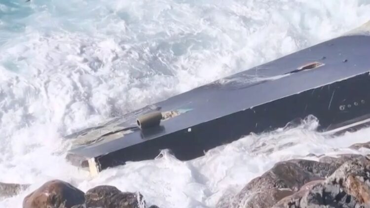 Ferretti 1000 H&CO Yatı Yunanistan’da Kayalıklarda Parçalandı