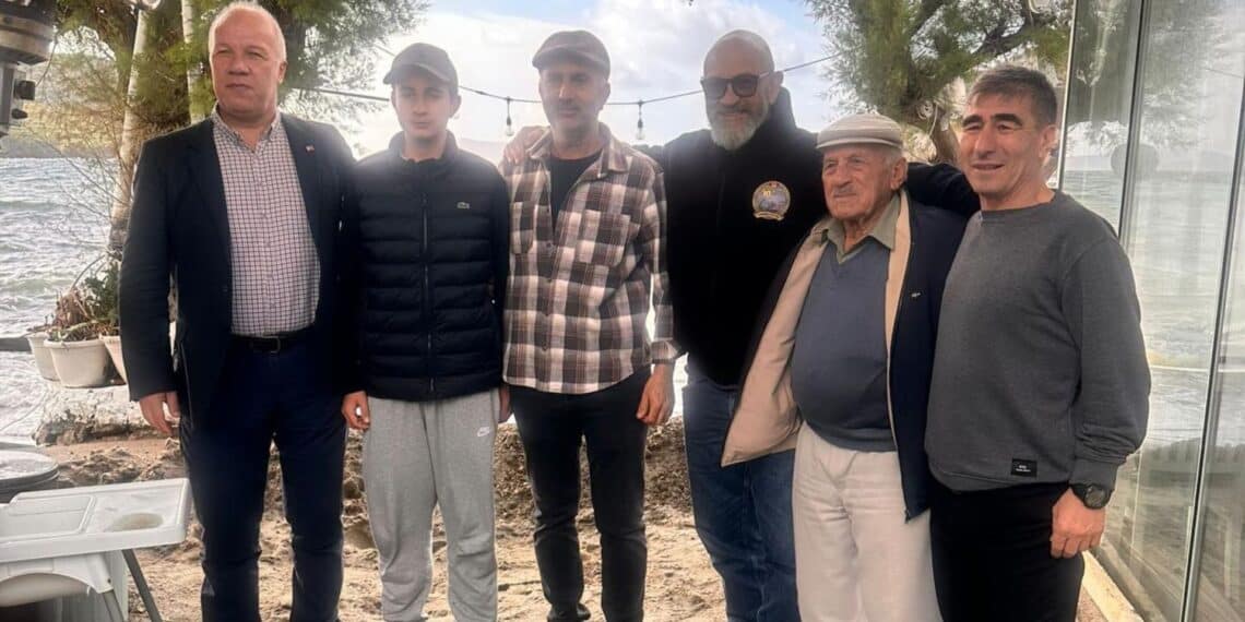 Kardak’tan Dönünce Ailelerine O Dükkândan Haber Verdiler: SAT Komandoları 30 Yıl Sonra Aynı Yerde Buluştu