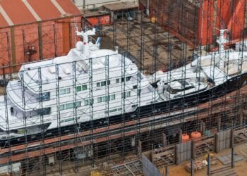 Grand Rusalina süperyatı Tuzla’da refitte