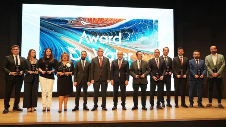 24 Metre Üstünde Bilgin, 24 Metre Altında Sirena İlk Sırada