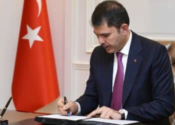Bakanlık: Kıyılardaki işgallere ve tahribata geçit verilmeyecek